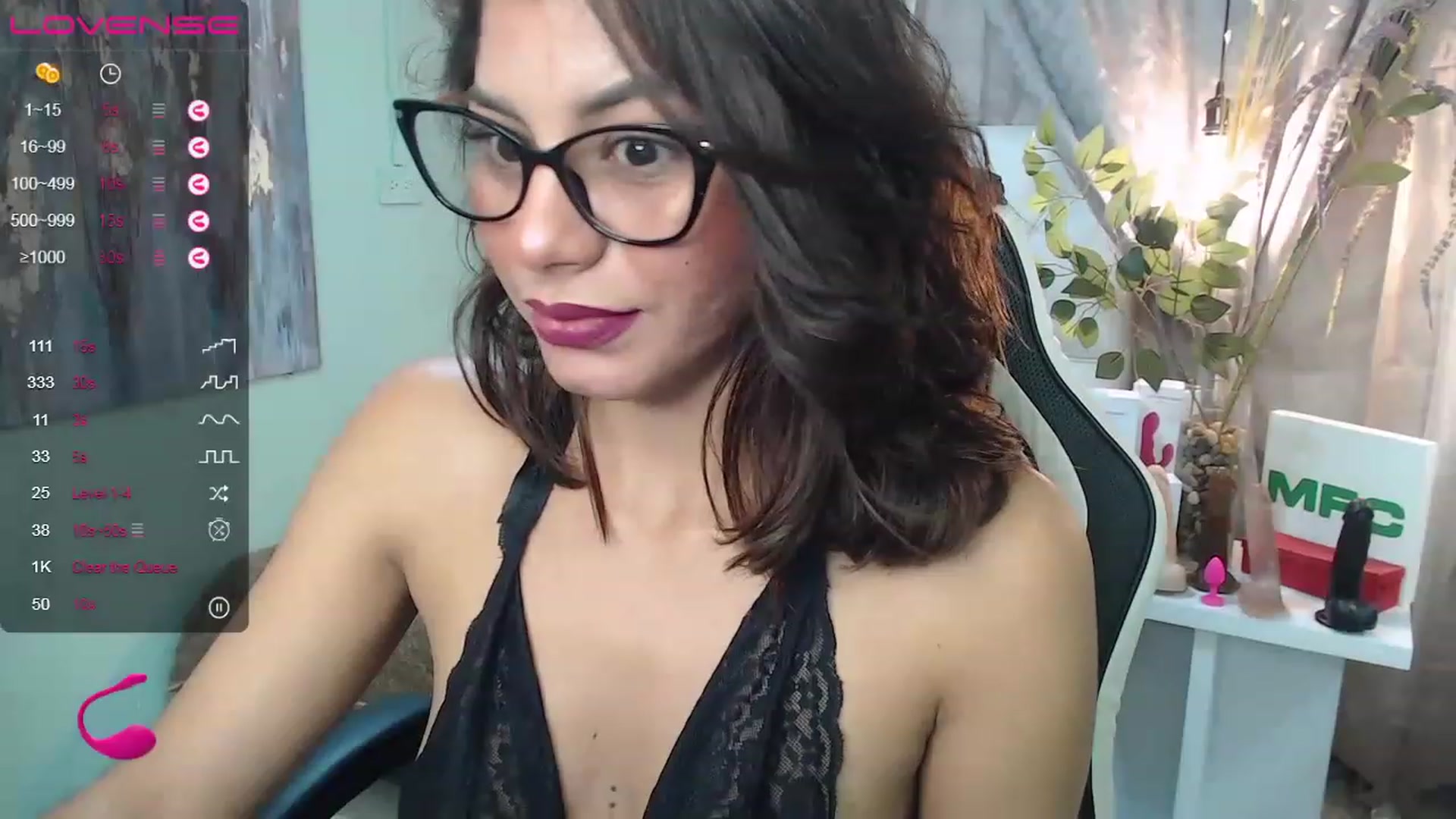 Gallery image thumbnail from Sara__Ruiz's myfreecams stream on, 06/03/2023, 15:21 image 20 of 20