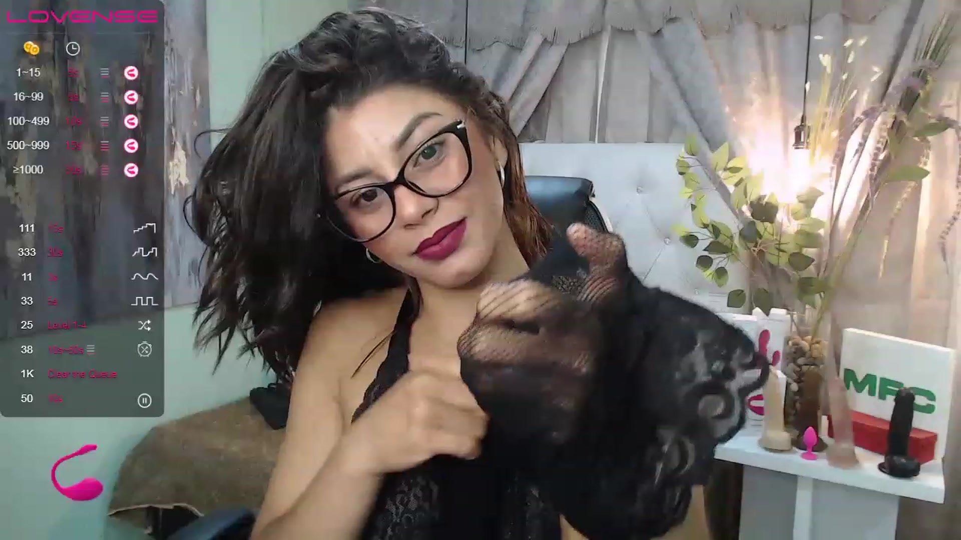 Gallery image thumbnail from Sara__Ruiz's myfreecams stream on, 06/03/2023, 17:07 image 2 of 20