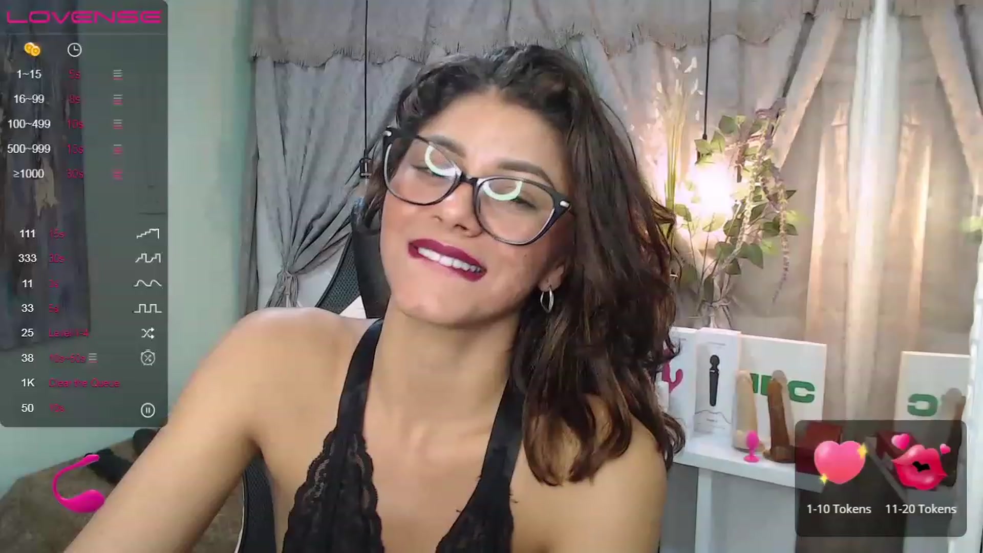 Gallery image thumbnail from Sara__Ruiz's myfreecams stream on, 06/03/2023, 18:03 image 17 of 20