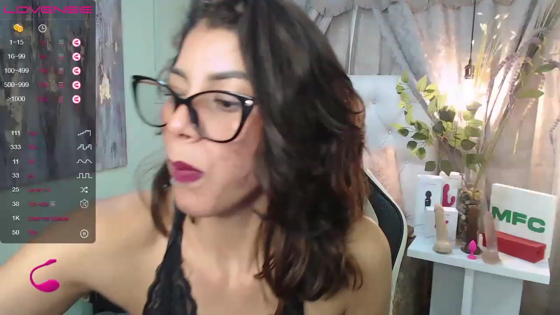 Gallery image thumbnail from Sara__Ruiz's myfreecams stream on, 06/03/2023, 18:03 image 5 of 20