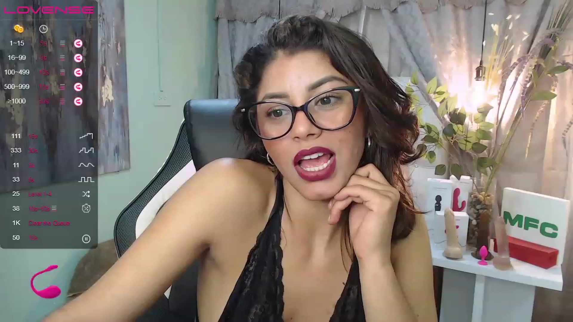Gallery image thumbnail from Sara__Ruiz's myfreecams stream on, 06/03/2023, 18:03 image 3 of 20