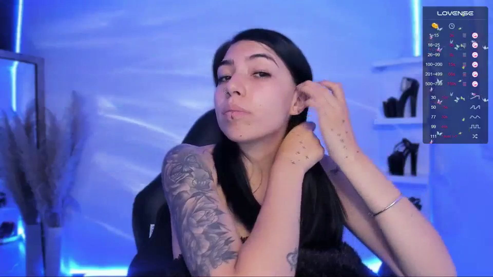 Gallery image thumbnail from SaraaDesire's myfreecams stream on, 03/12/2024, 24:24 image 6 of 20