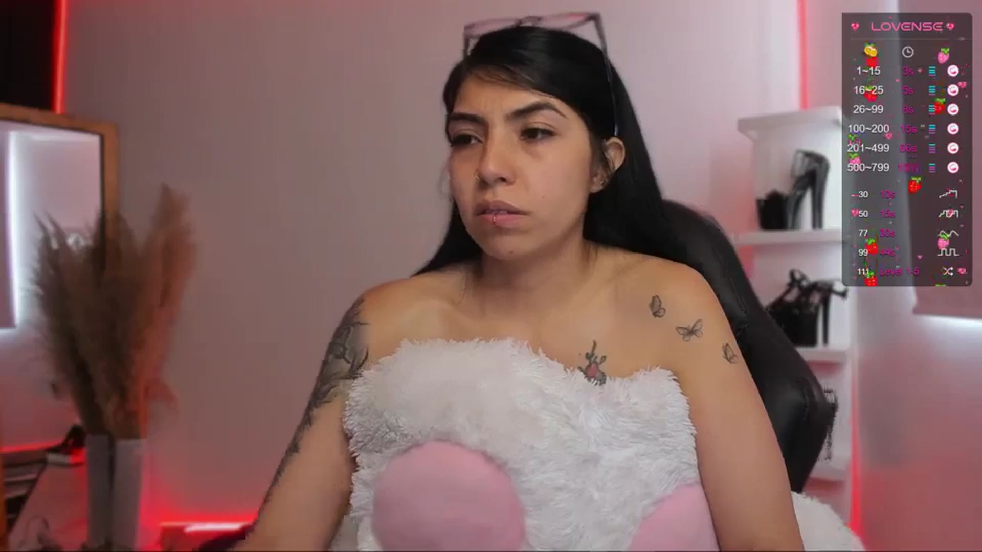 Gallery image thumbnail from SaraaDesire's myfreecams stream on, 03/13/2024, 20:20 image 16 of 20