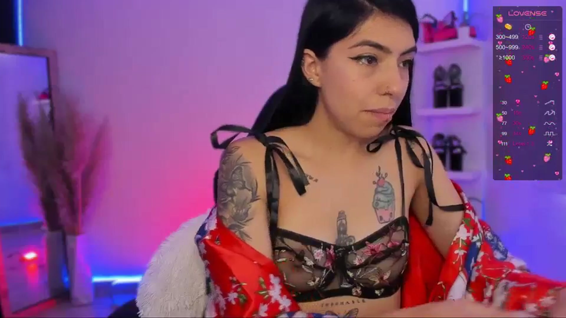 Gallery image thumbnail from SaraaDesire's myfreecams stream on, 03/27/2024, 15:19 image 17 of 20