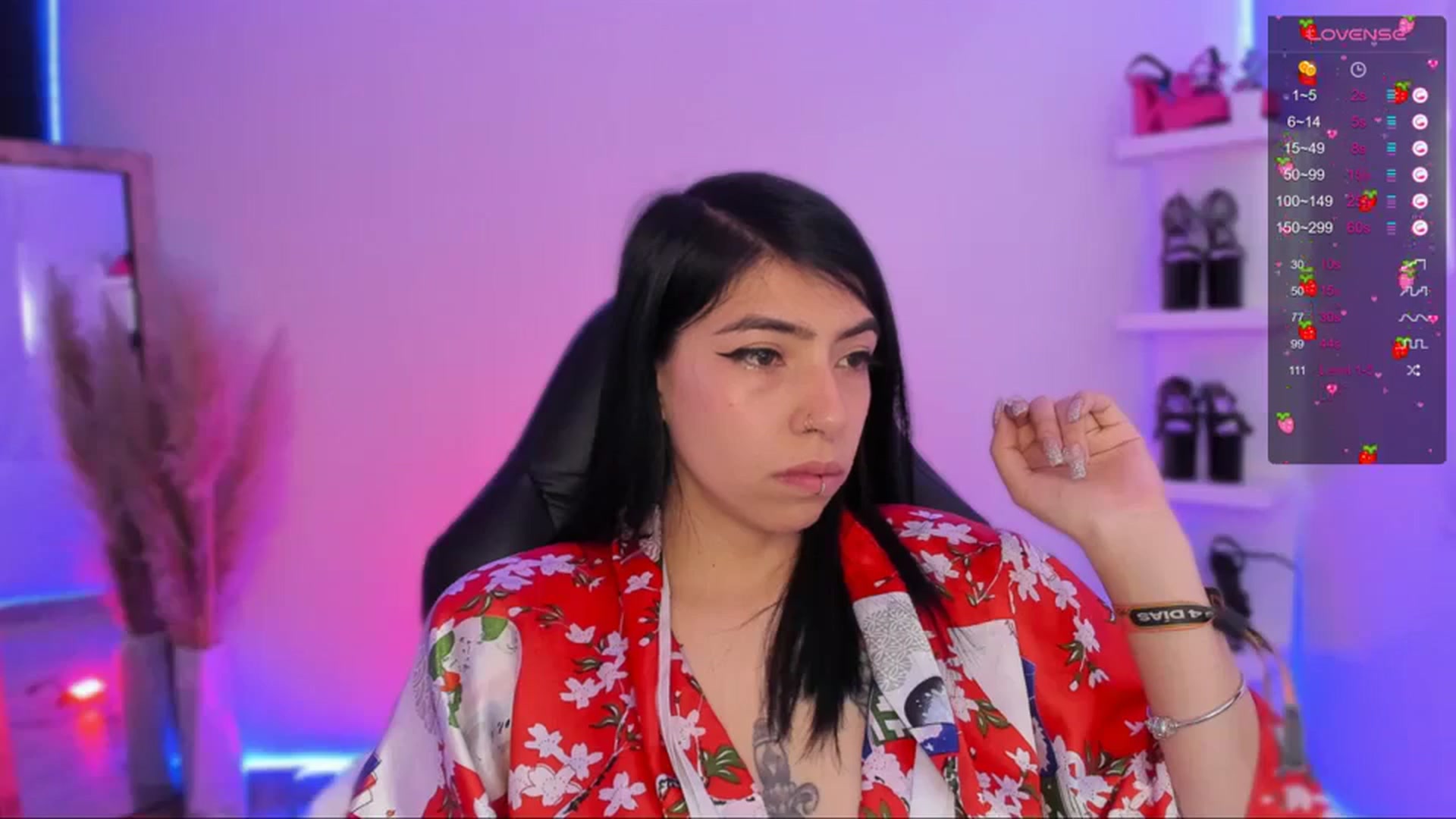Gallery image thumbnail from SaraaDesire's myfreecams stream on, 03/27/2024, 15:19 image 10 of 20