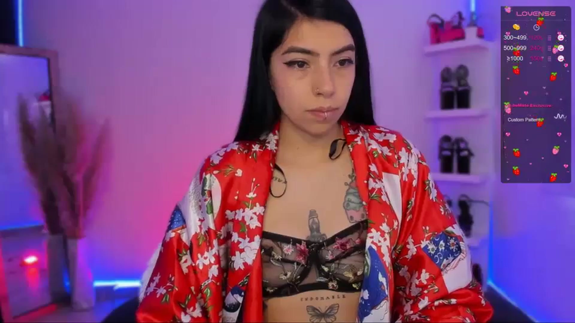 Gallery image thumbnail from SaraaDesire's myfreecams stream on, 03/27/2024, 15:19 image 15 of 20
