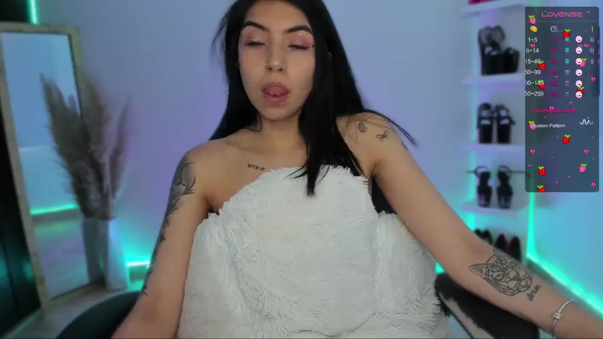 Gallery image thumbnail from SaraaDesire's myfreecams stream on, 03/28/2024, 20:49 image 17 of 20