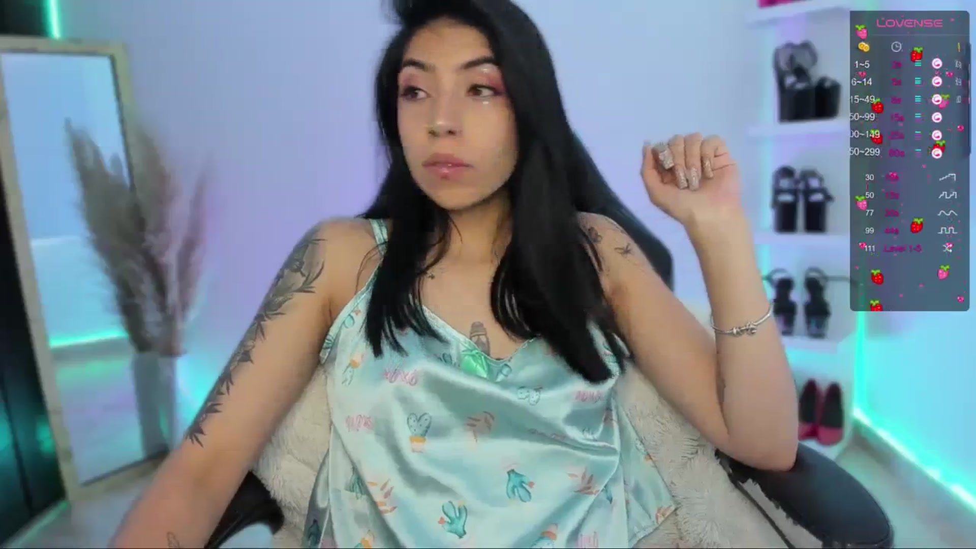 Gallery image thumbnail from SaraaDesire's myfreecams stream on, 03/28/2024, 20:49 image 15 of 20