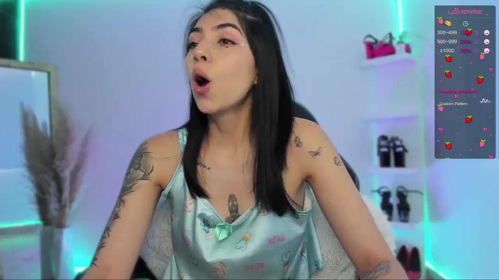 Gallery image thumbnail from SaraaDesire's myfreecams stream on, 03/28/2024, 20:49 image 11 of 20