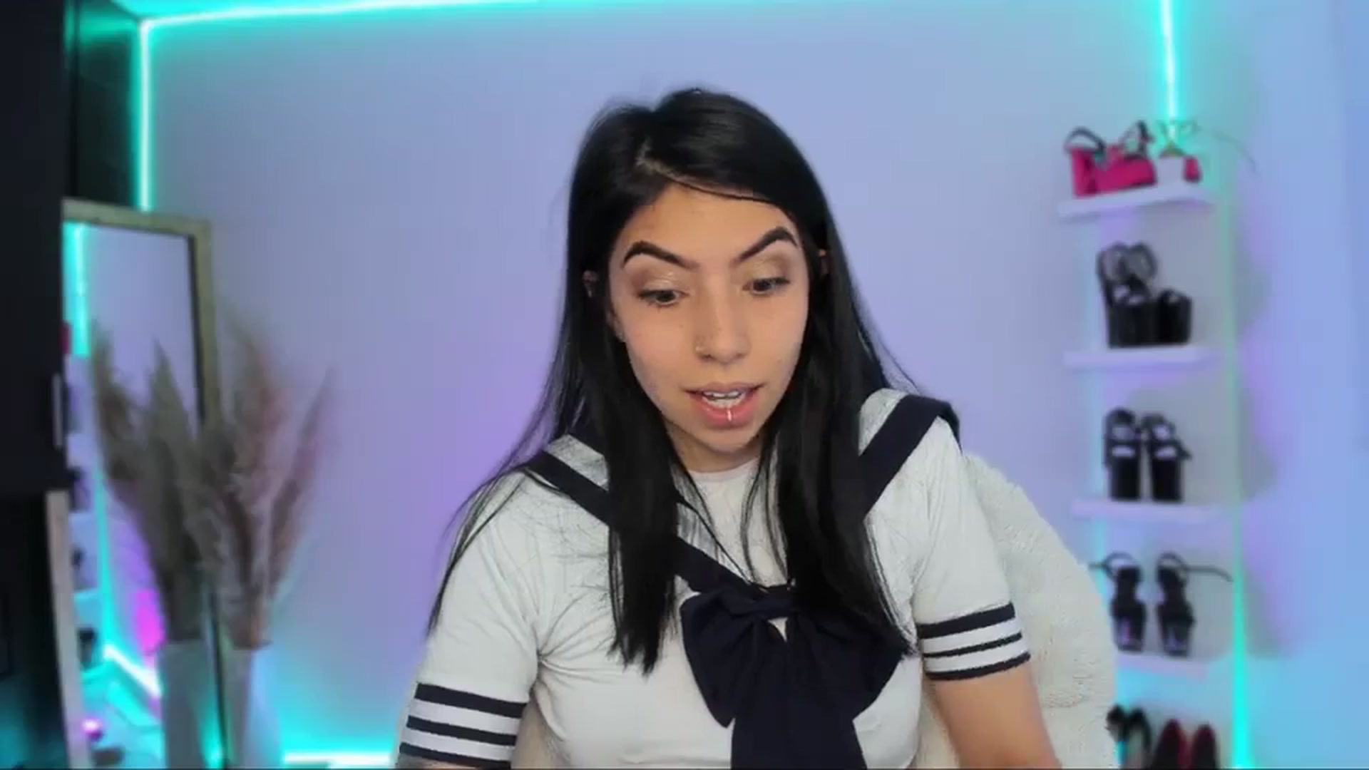 Gallery image thumbnail from SaraaDesire's myfreecams stream on, 03/30/2024, 18:32 image 10 of 20