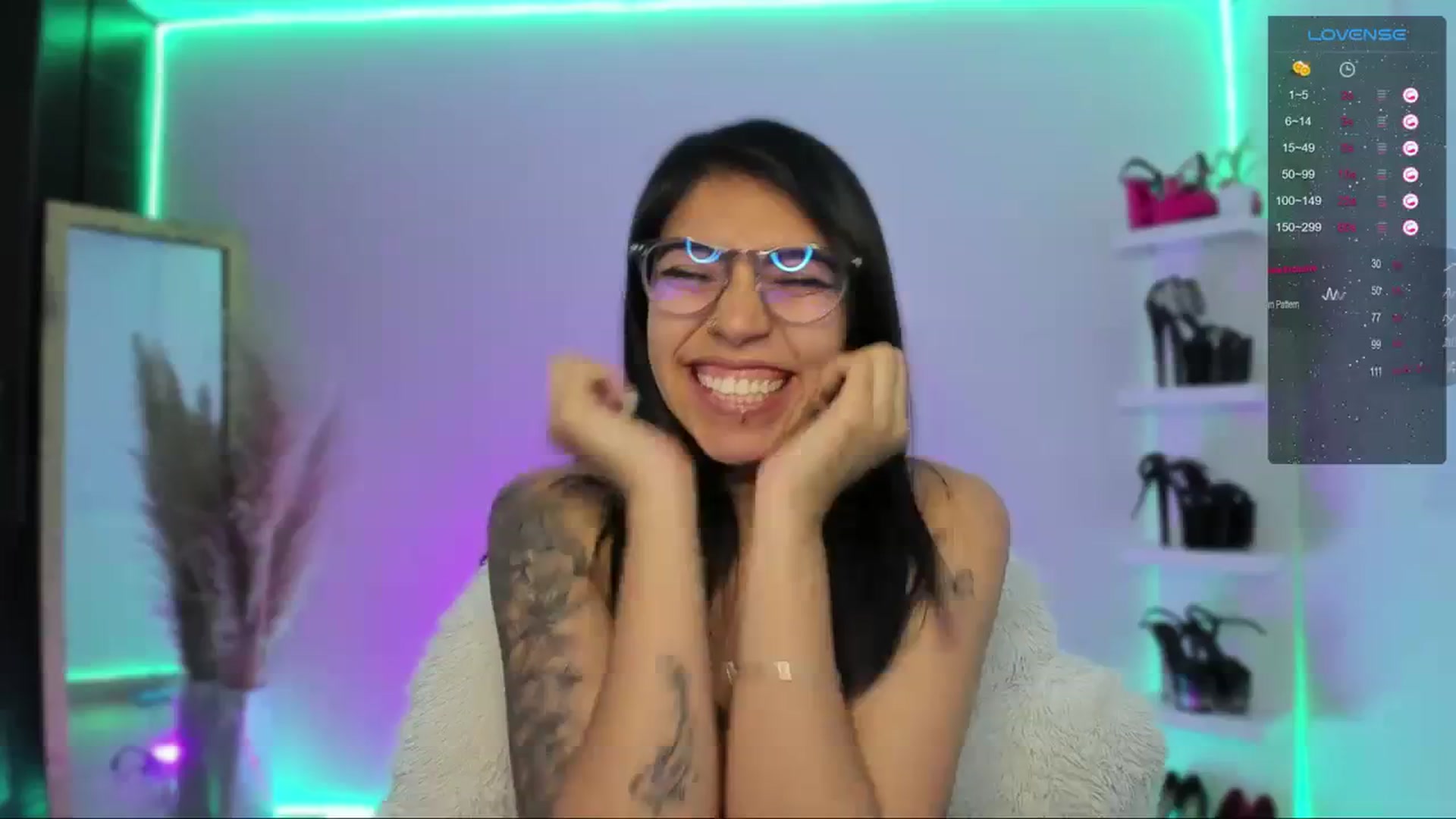 Gallery image thumbnail from SaraaDesire's myfreecams stream on, 04/02/2024, 03:37 image 1 of 20