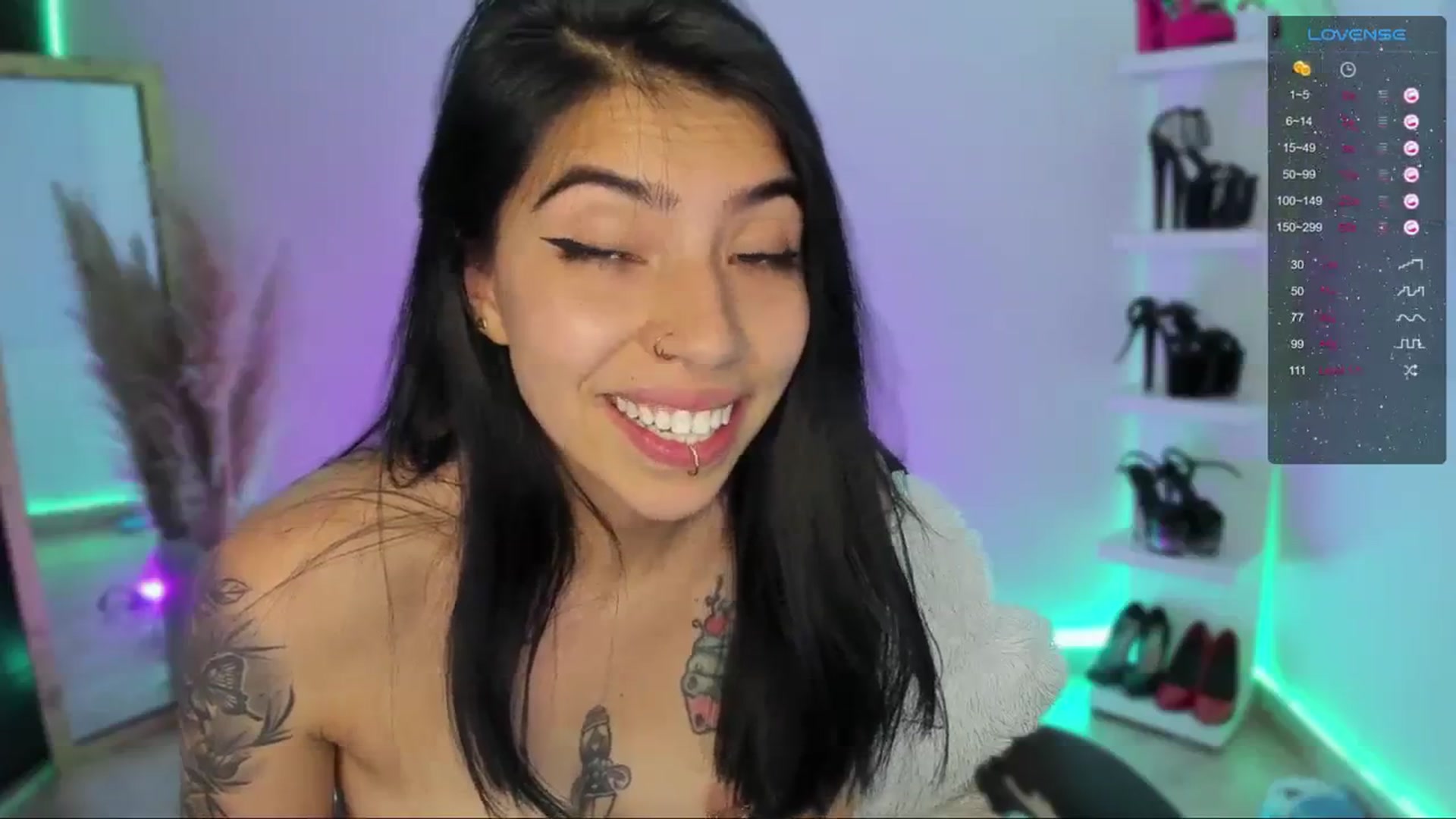 Gallery image thumbnail from SaraaDesire's myfreecams stream on, 04/02/2024, 03:37 image 16 of 20