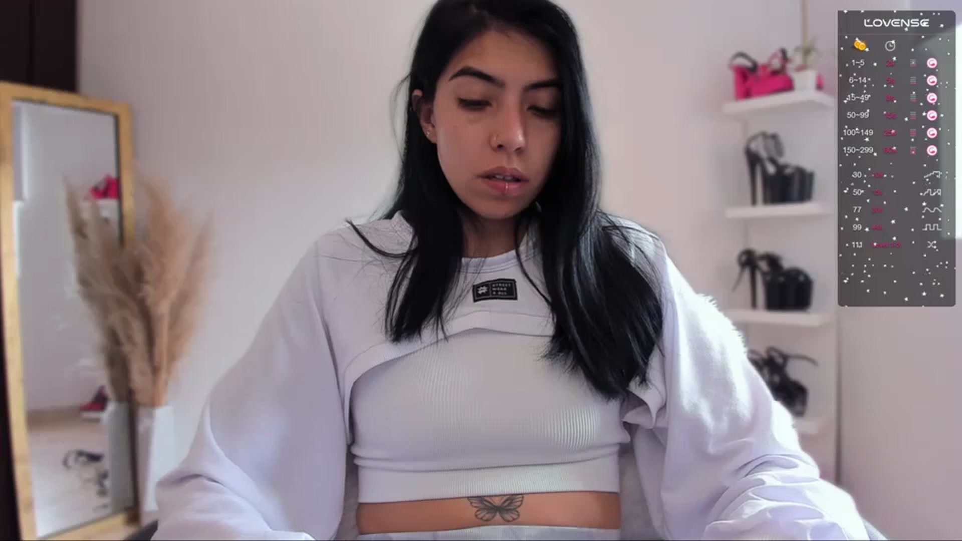 Gallery image thumbnail from SaraaDesire's myfreecams stream on, 04/02/2024, 20:32 image 3 of 20