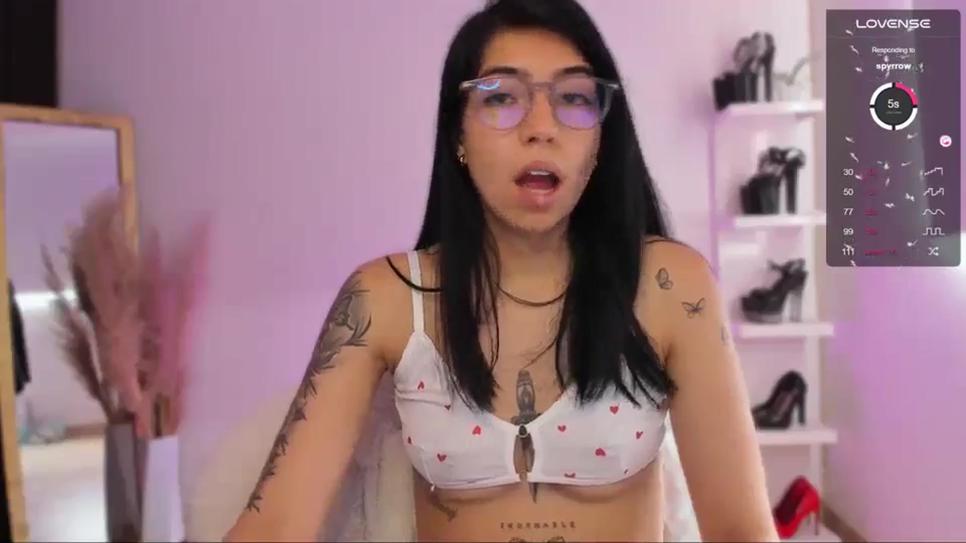 Gallery image thumbnail from SaraaDesire's myfreecams stream on, 05/04/2024, 18:52 image 4 of 20