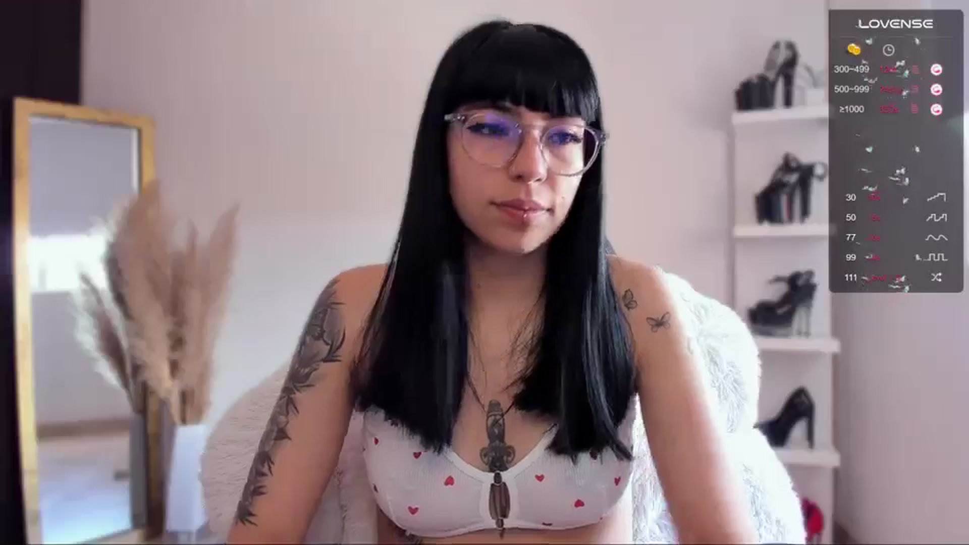 Gallery image thumbnail from SaraaDesire's myfreecams stream on, 05/19/2024, 17:22 image 13 of 20