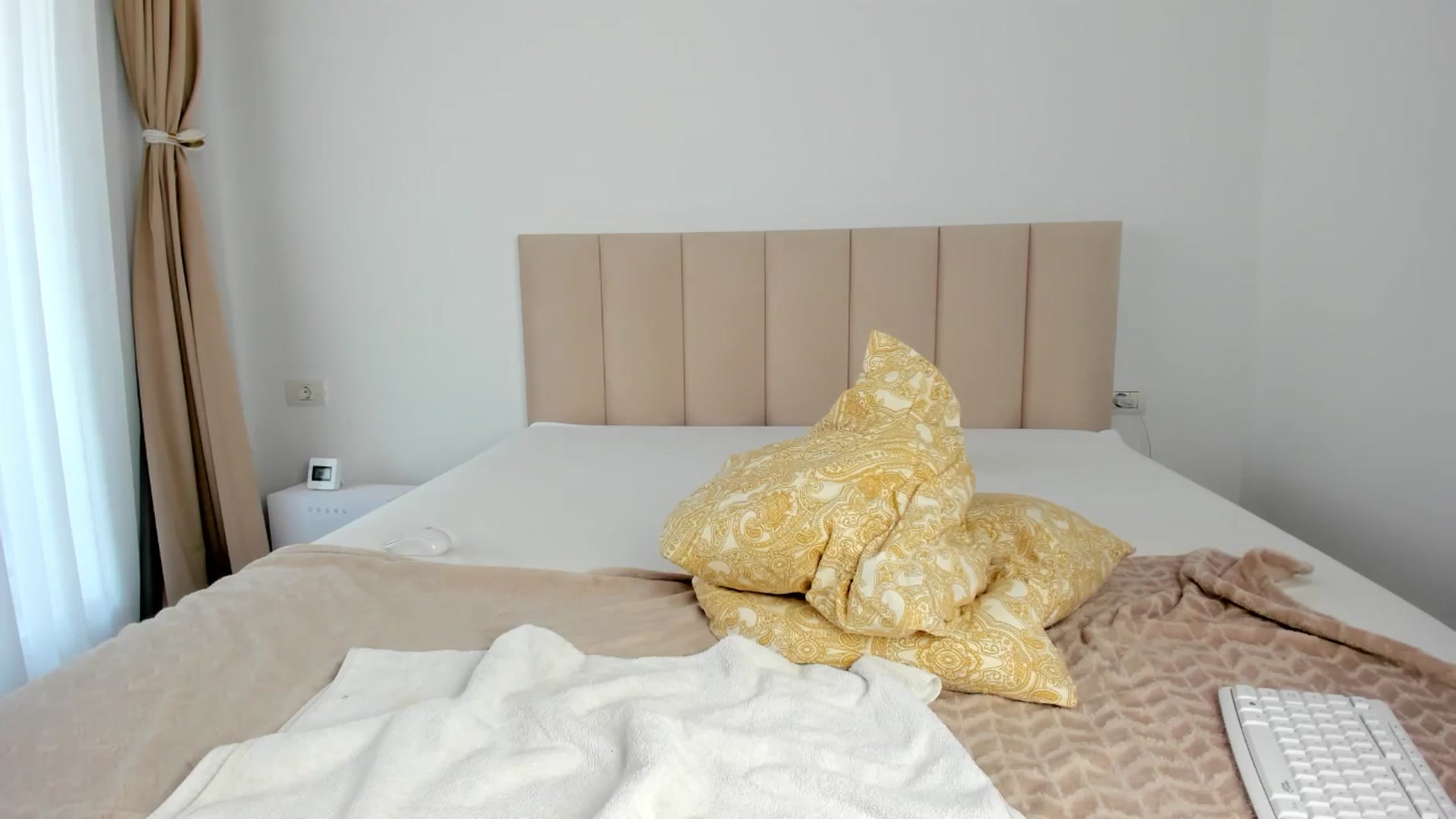 Gallery image thumbnail from Saradiamond01's myfreecams stream on, 08/05/2025, 16:46 image 12 of 20