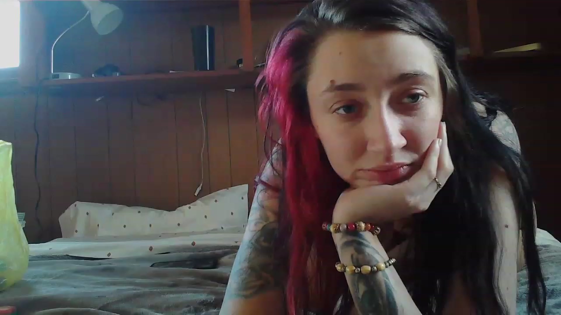 Gallery image thumbnail from Sarafoxxxy's myfreecams stream on, 01/01/2023, 18:58 image 1 of 20