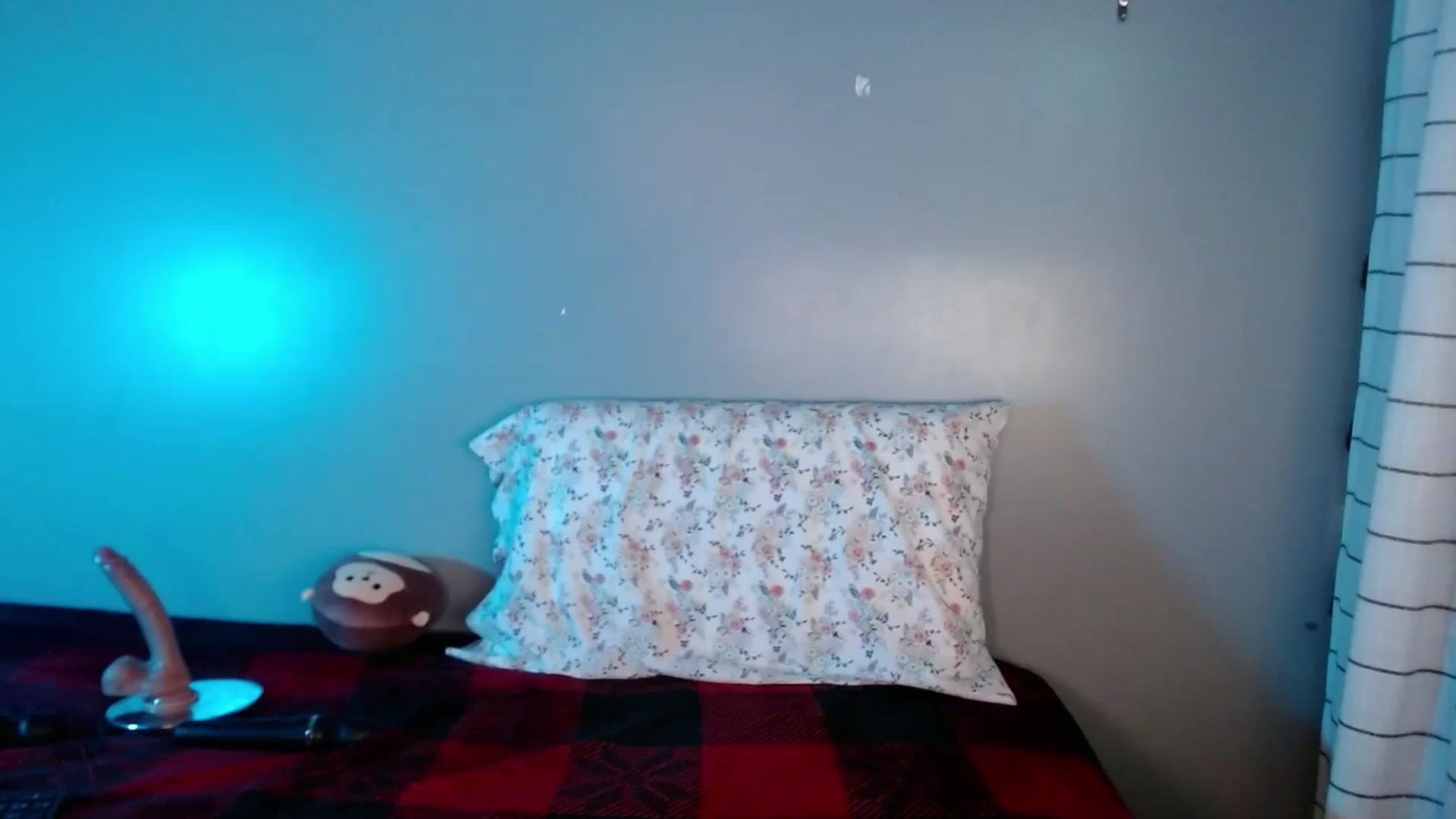 Gallery image thumbnail from Sarah06's myfreecams stream on, 04/29/2025, 24:17 image 6 of 20