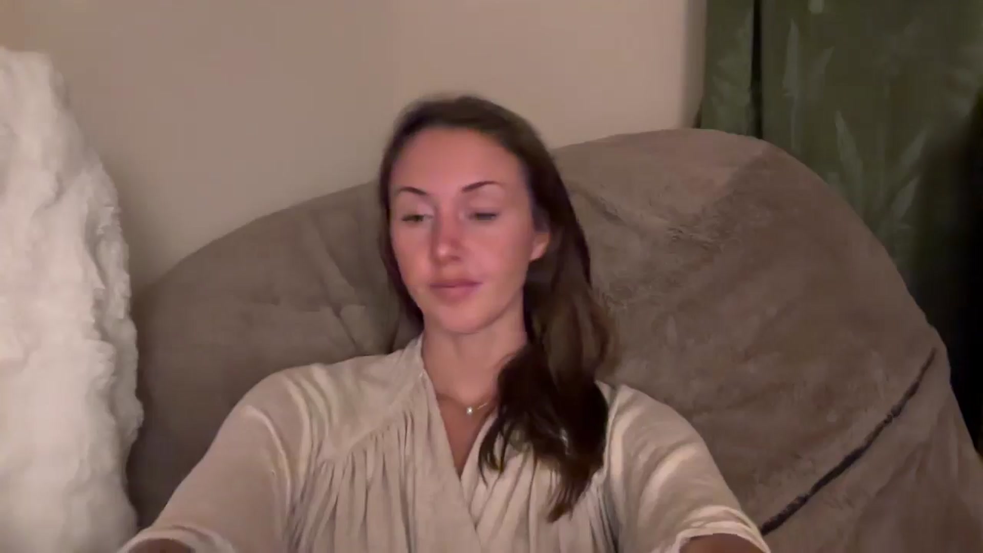 Gallery image thumbnail from SarahBttrfly's myfreecams stream on, 12/15/2025, 04:03 image 15 of 20