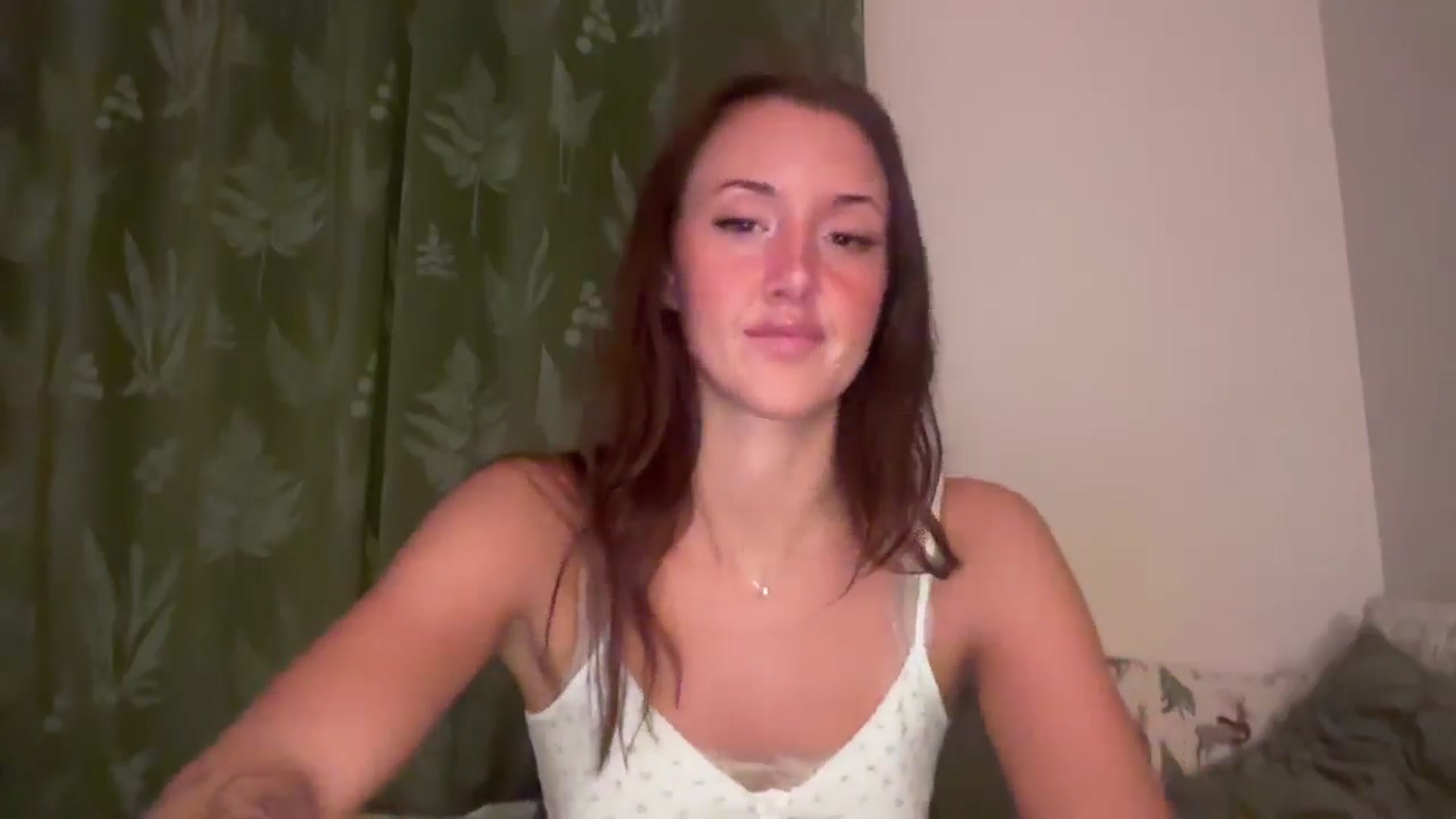 Gallery image thumbnail from SarahBttrfly's myfreecams stream on, 12/21/2025, 04:37 image 15 of 20