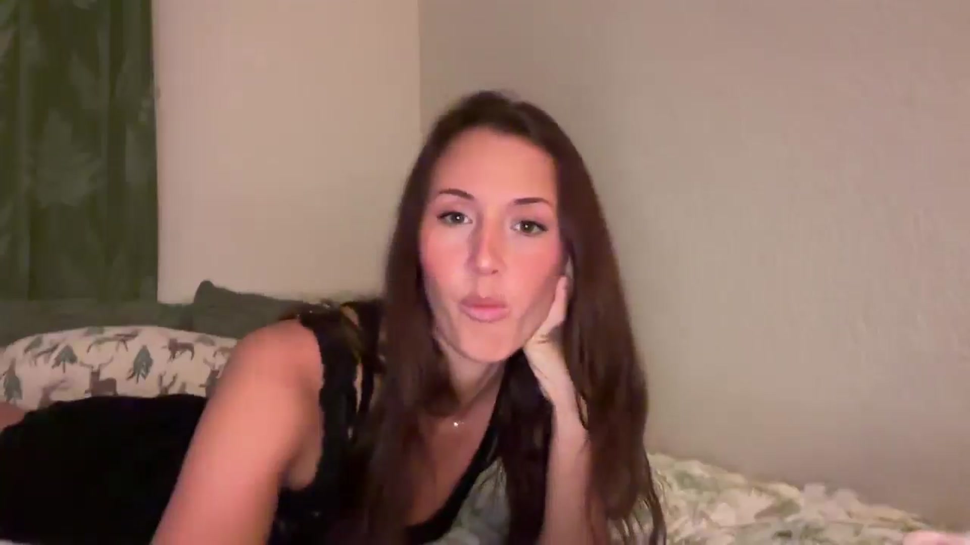 Gallery image thumbnail from SarahBttrfly's myfreecams stream on, 12/22/2025, 04:03 image 6 of 20