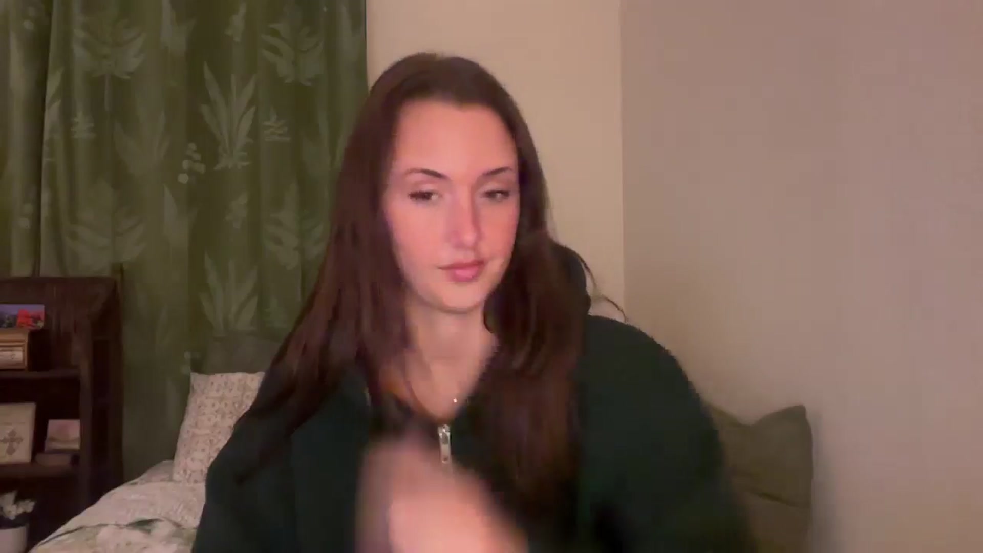 Gallery image thumbnail from SarahBttrfly's myfreecams stream on, 12/25/2025, 01:27 image 20 of 20