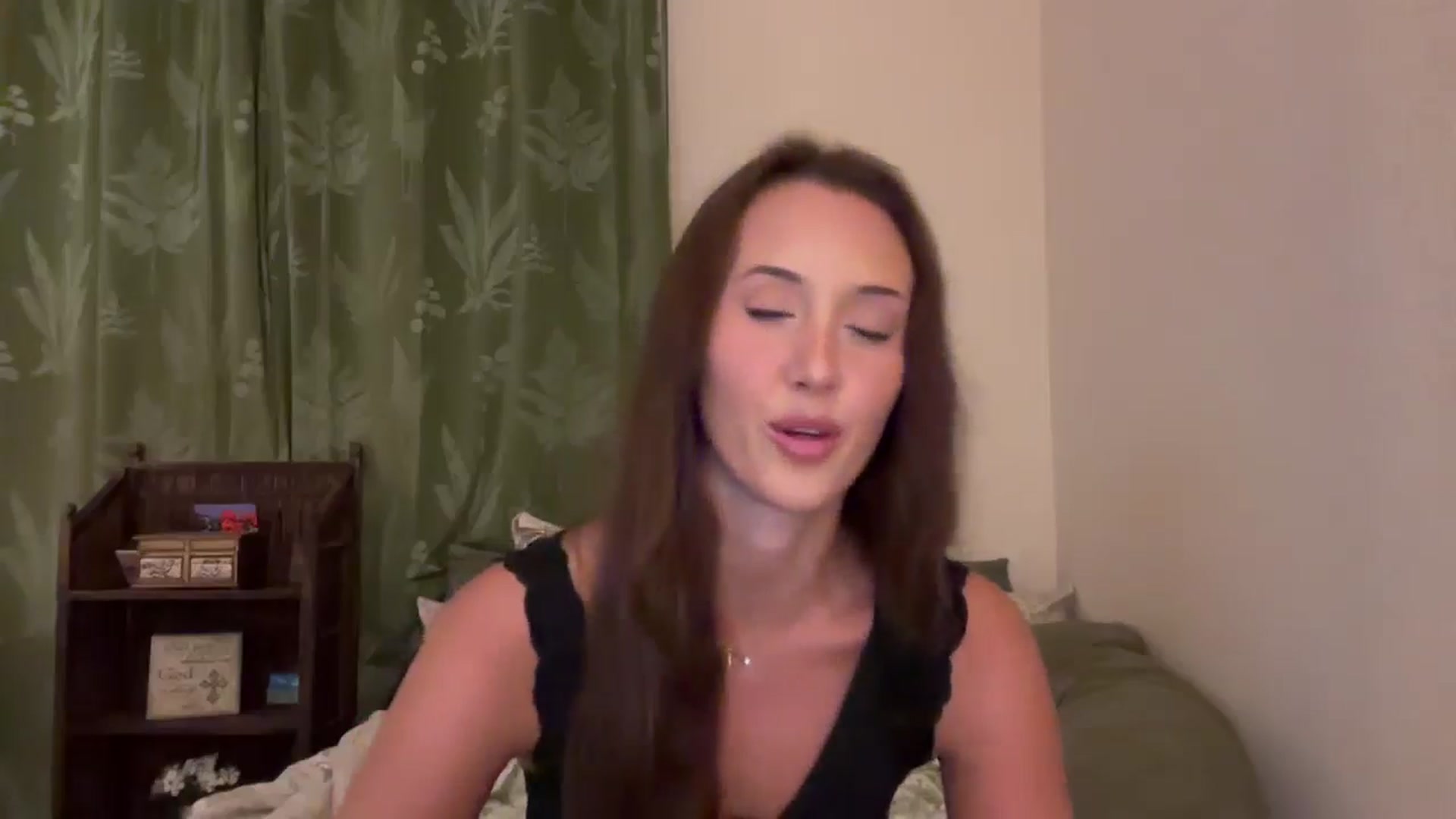 Gallery image thumbnail from SarahBttrfly's myfreecams stream on, 12/27/2025, 01:04 image 3 of 20