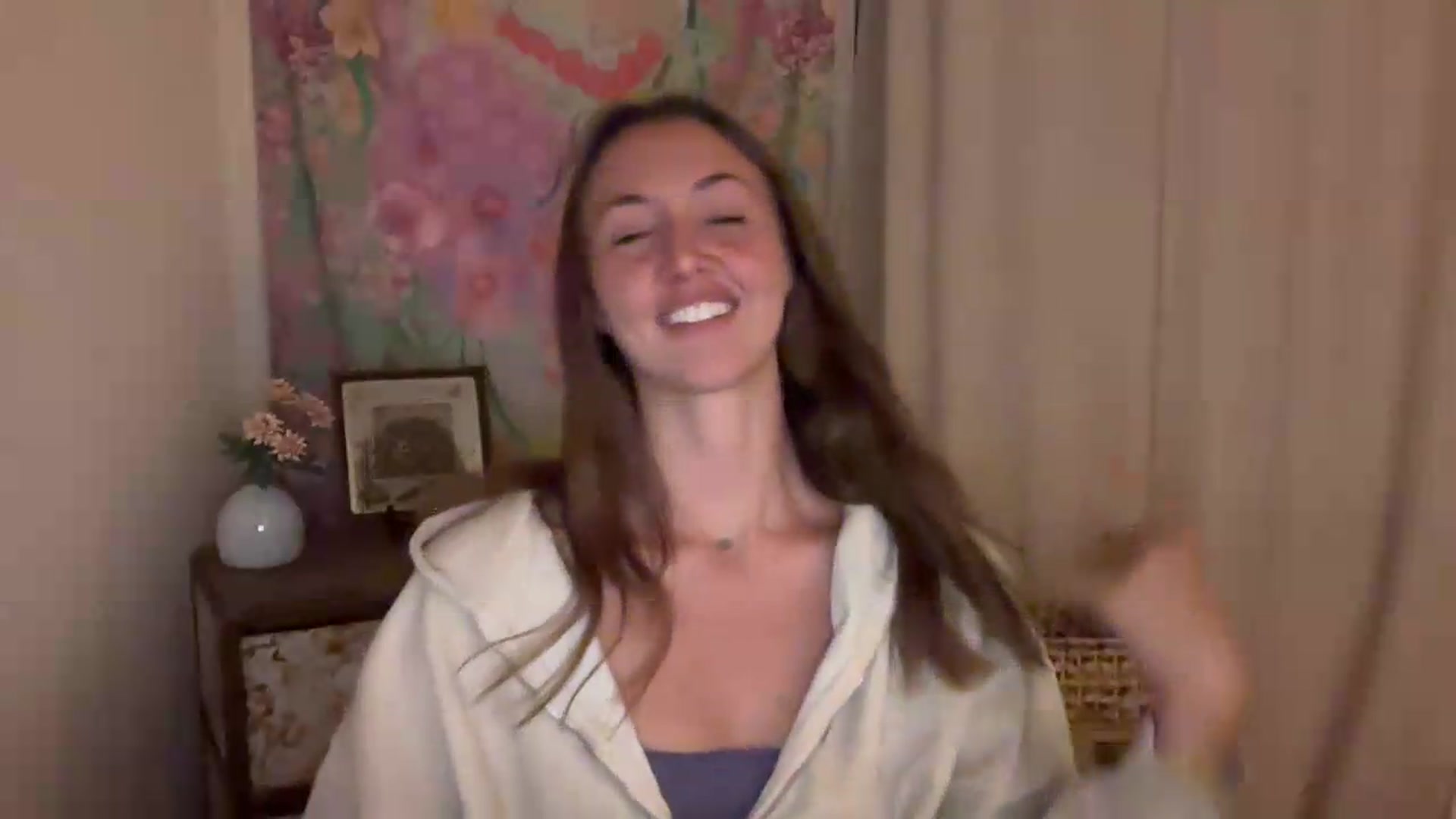 Gallery image thumbnail from SarahBttrfly's myfreecams stream on, 05/12/2026, 04:52 image 8 of 20