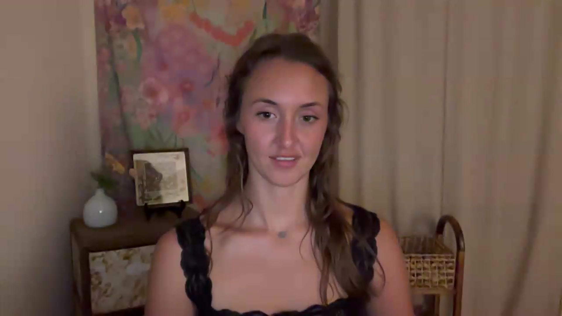 Gallery image thumbnail from SarahBttrfly's myfreecams stream on, 05/19/2026, 04:11 image 9 of 20