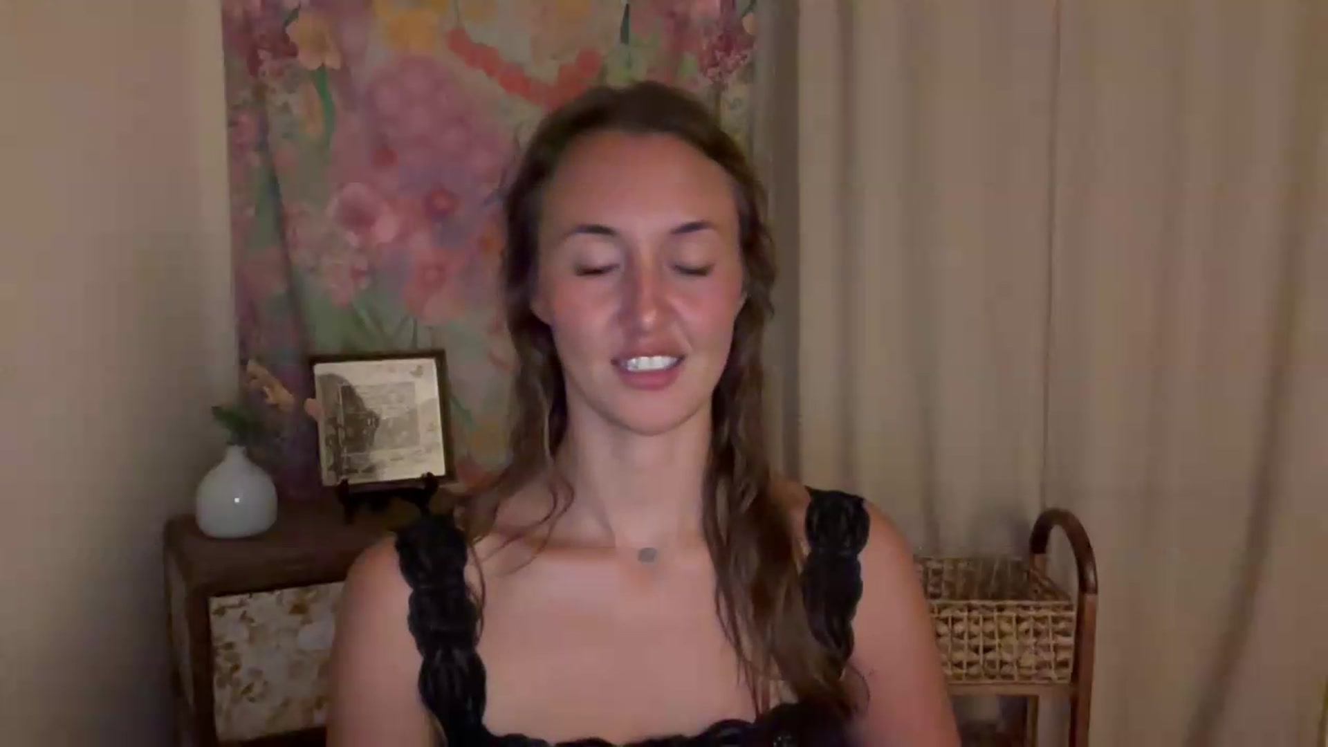 Gallery image thumbnail from SarahBttrfly's myfreecams stream on, 05/19/2026, 04:11 image 16 of 20