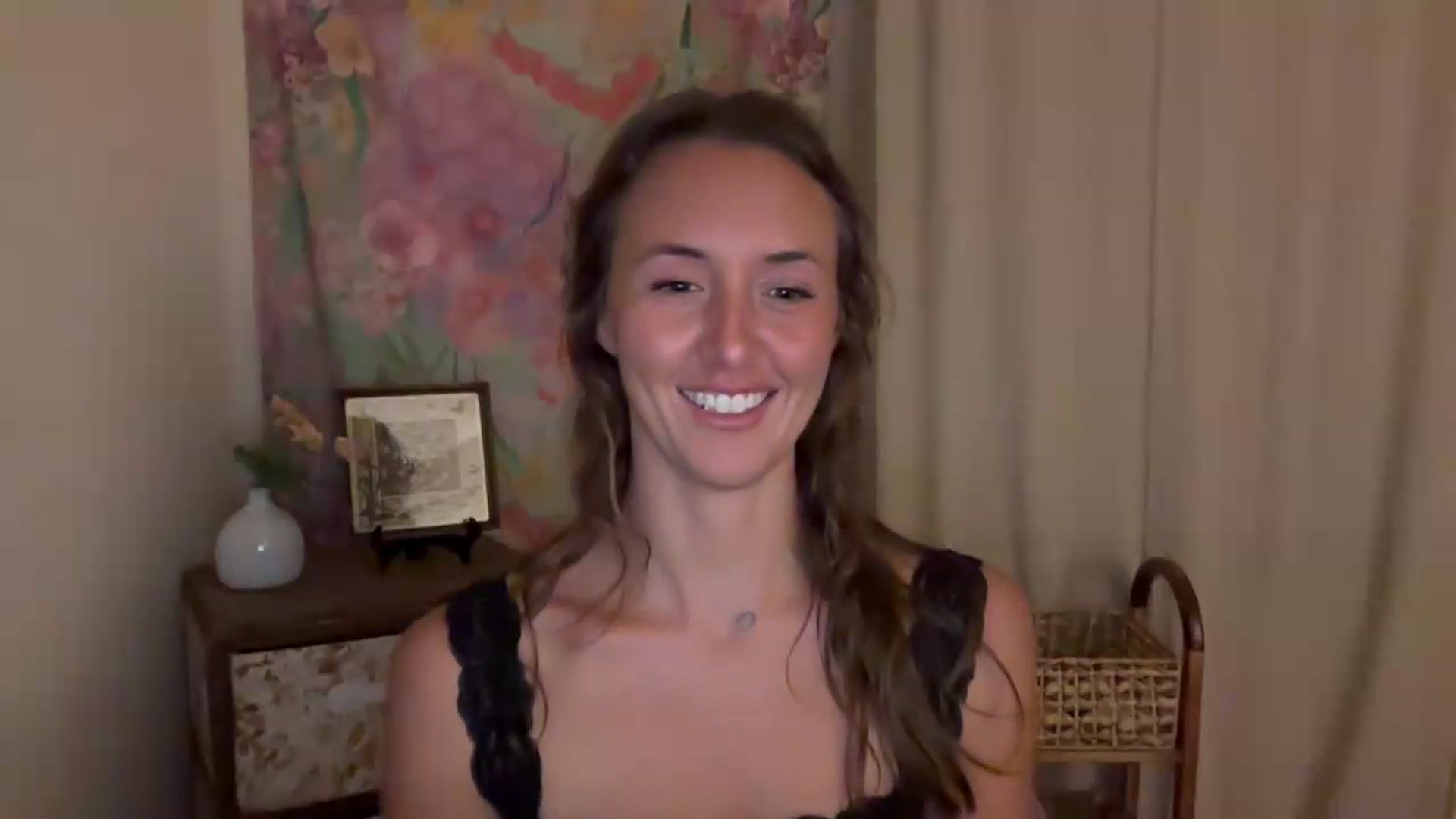 Gallery image thumbnail from SarahBttrfly's myfreecams stream on, 05/19/2026, 04:11 image 4 of 20