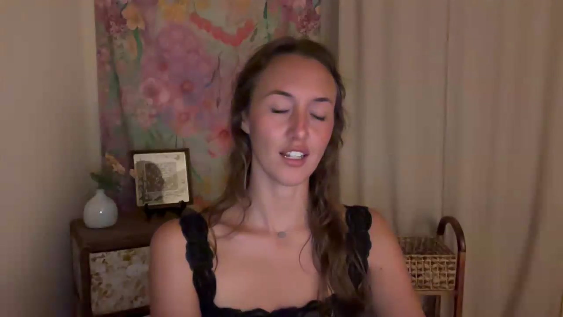 Gallery image thumbnail from SarahBttrfly's myfreecams stream on, 05/19/2026, 04:11 image 3 of 20