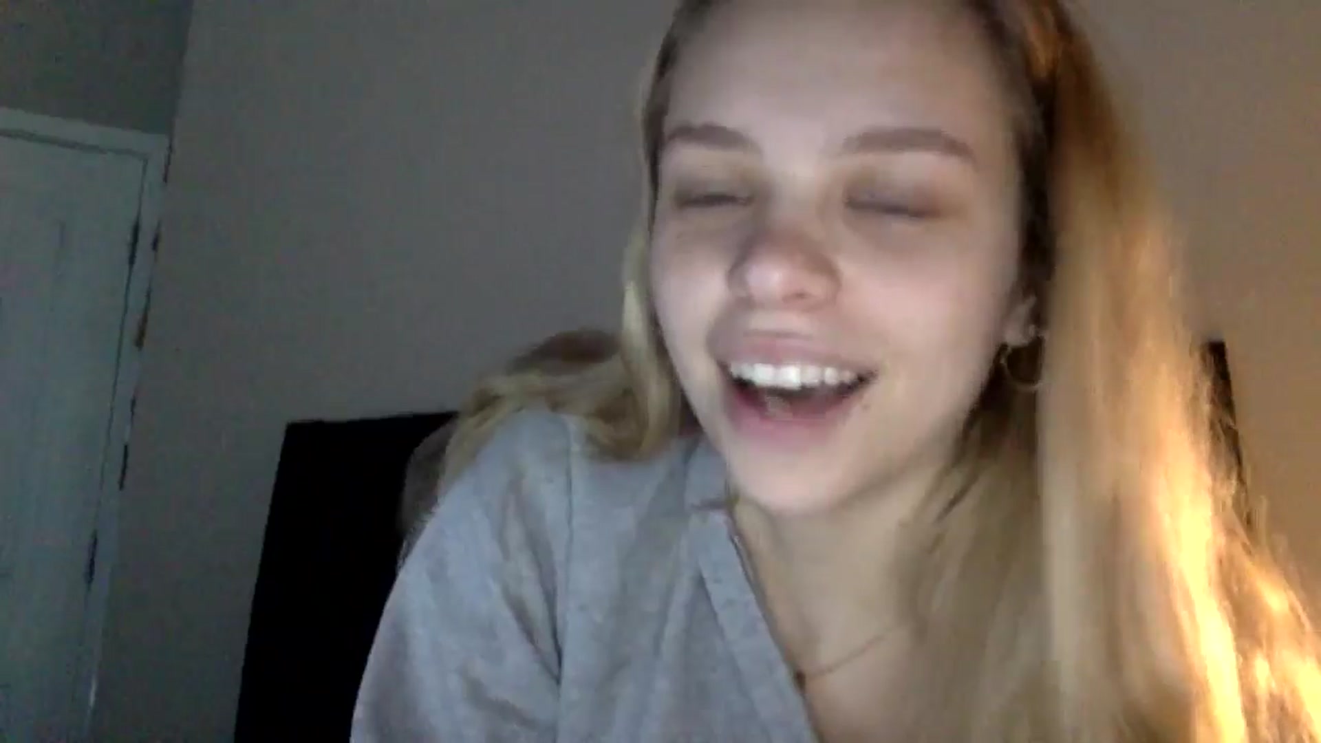 Gallery image thumbnail from SarahFlowers's myfreecams stream on, 04/02/2025, 22:37 image 11 of 20