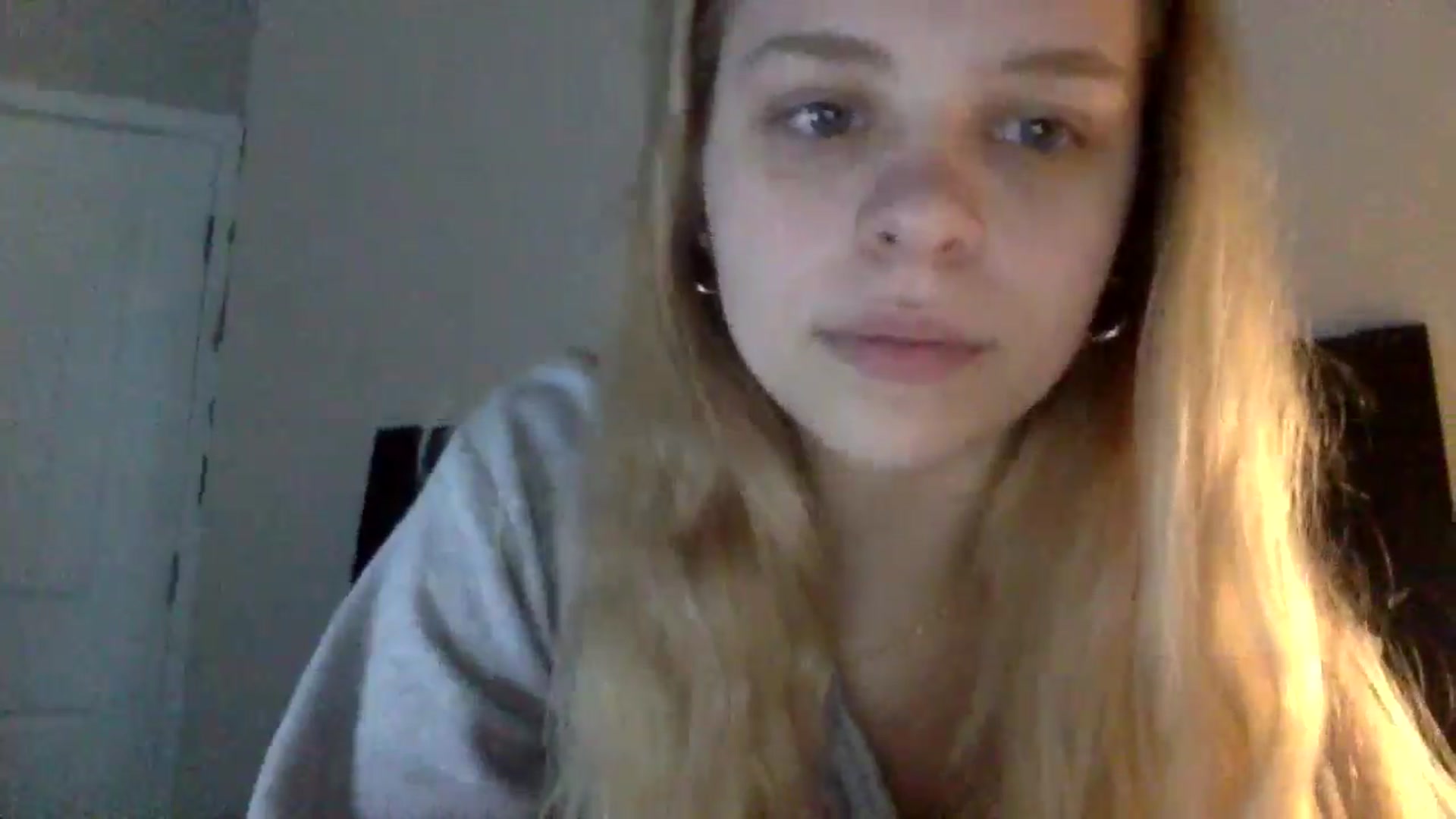 Gallery image thumbnail from SarahFlowers's myfreecams stream on, 04/02/2025, 22:37 image 10 of 20