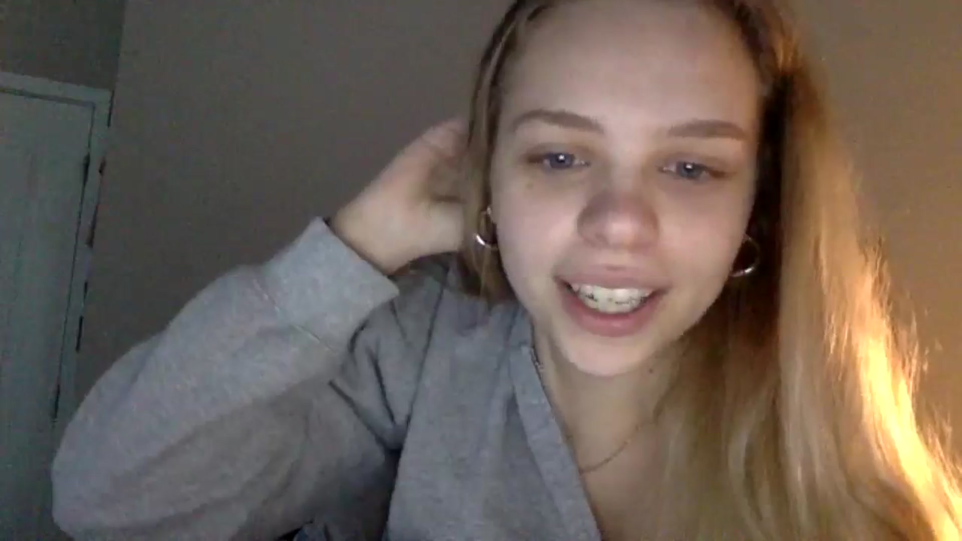 Gallery image thumbnail from SarahFlowers's myfreecams stream on, 04/02/2025, 22:37 image 13 of 20