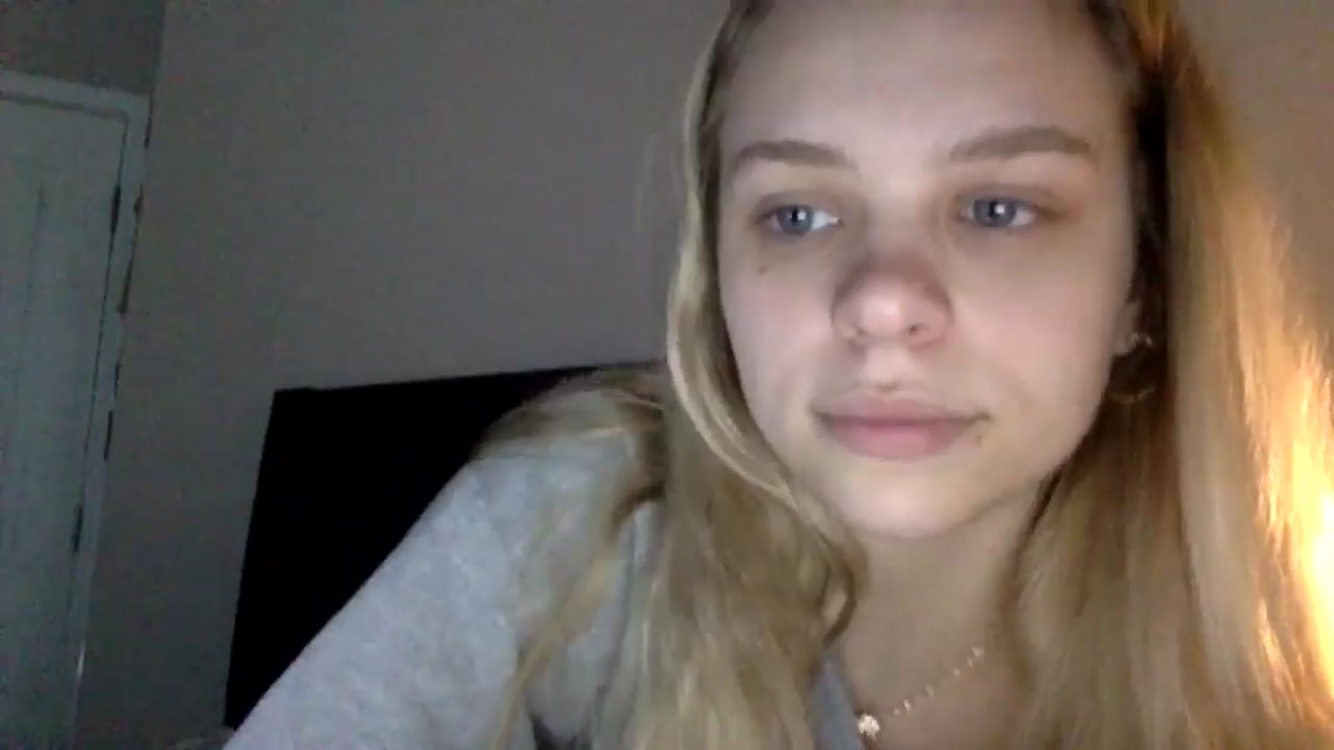 Gallery image thumbnail from SarahFlowers's myfreecams stream on, 04/02/2025, 22:37 image 12 of 20