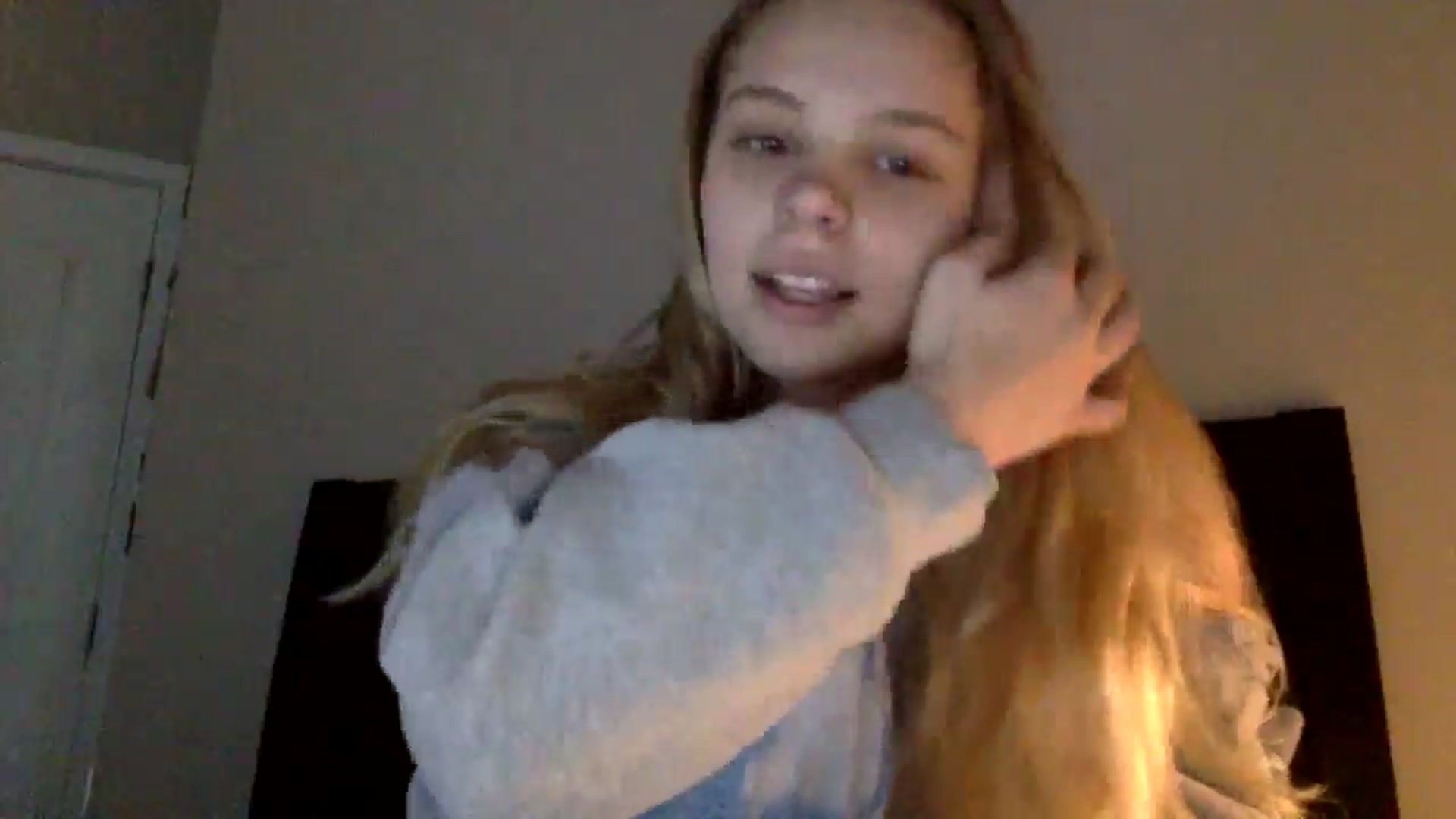 Gallery image thumbnail from SarahFlowers's myfreecams stream on, 04/02/2025, 22:37 image 20 of 20