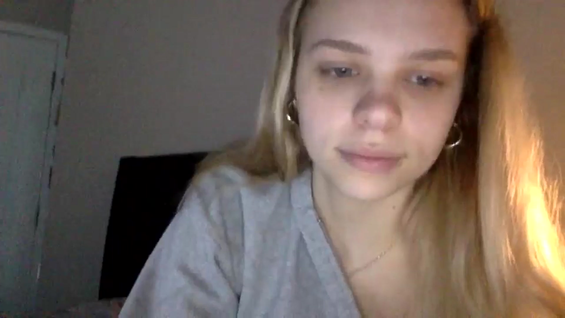 Gallery image thumbnail from SarahFlowers's myfreecams stream on, 04/02/2025, 22:37 image 14 of 20
