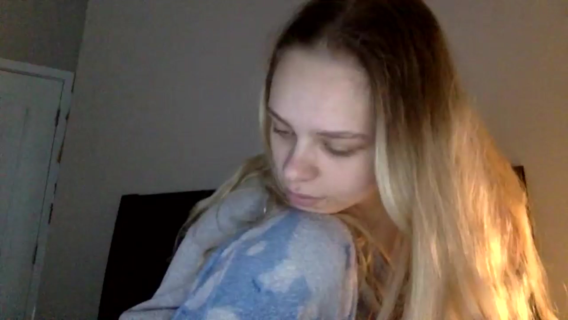 Gallery image thumbnail from SarahFlowers's myfreecams stream on, 04/02/2025, 22:37 image 16 of 20