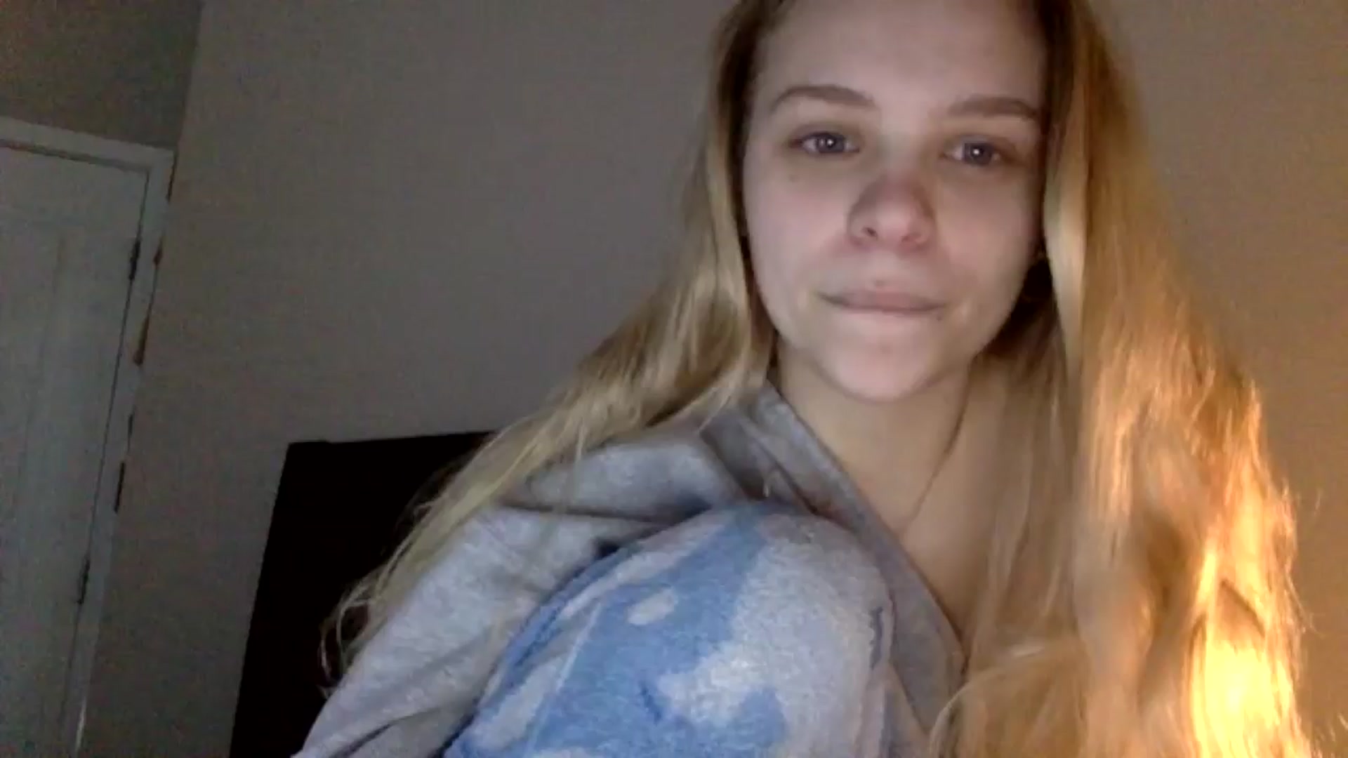 Gallery image thumbnail from SarahFlowers's myfreecams stream on, 04/02/2025, 22:37 image 17 of 20