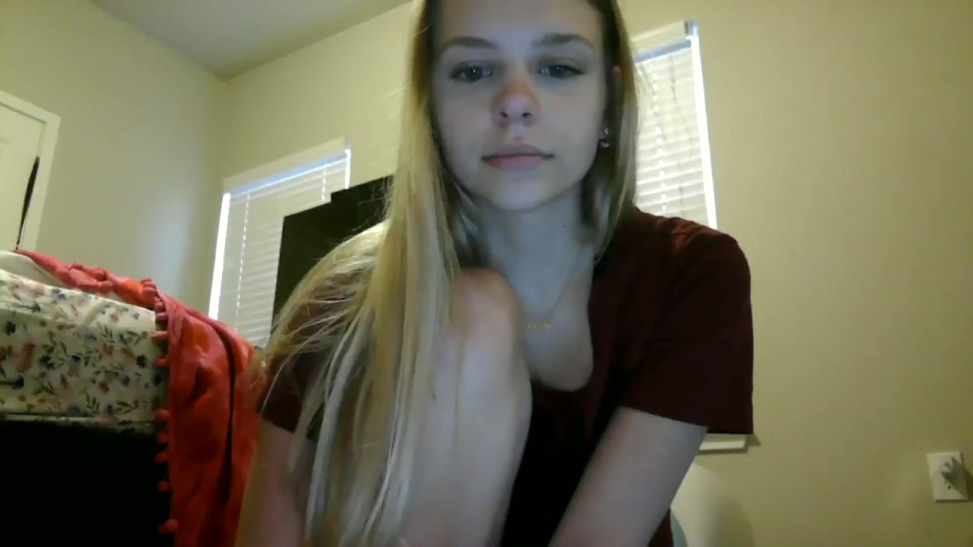 Gallery image thumbnail from SarahFlowers's myfreecams stream on, 06/04/2025, 24:00 image 4 of 20