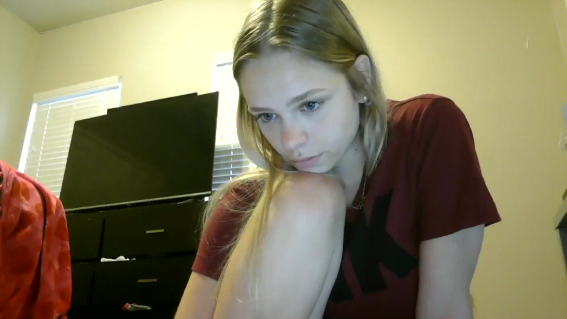 Gallery image thumbnail from SarahFlowers's myfreecams stream on, 06/04/2025, 24:00 image 15 of 20