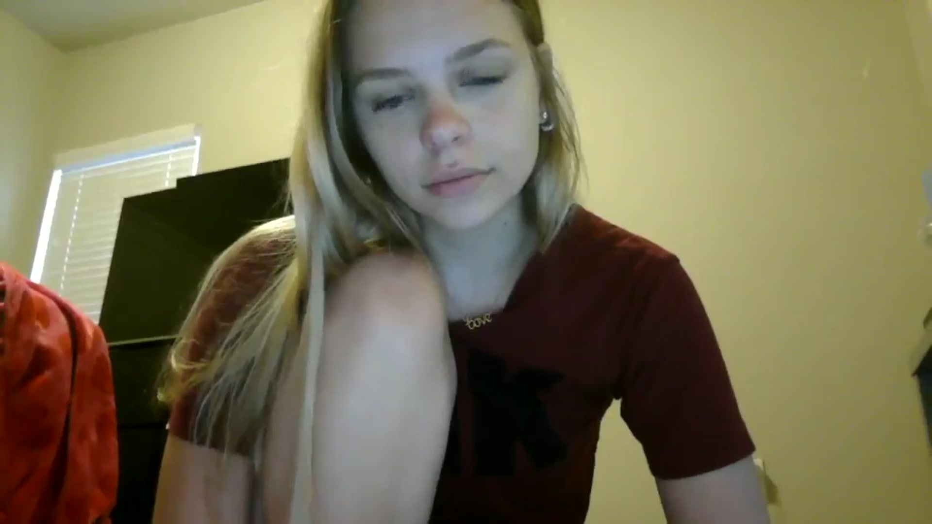 Gallery image thumbnail from SarahFlowers's myfreecams stream on, 06/04/2025, 24:00 image 11 of 20