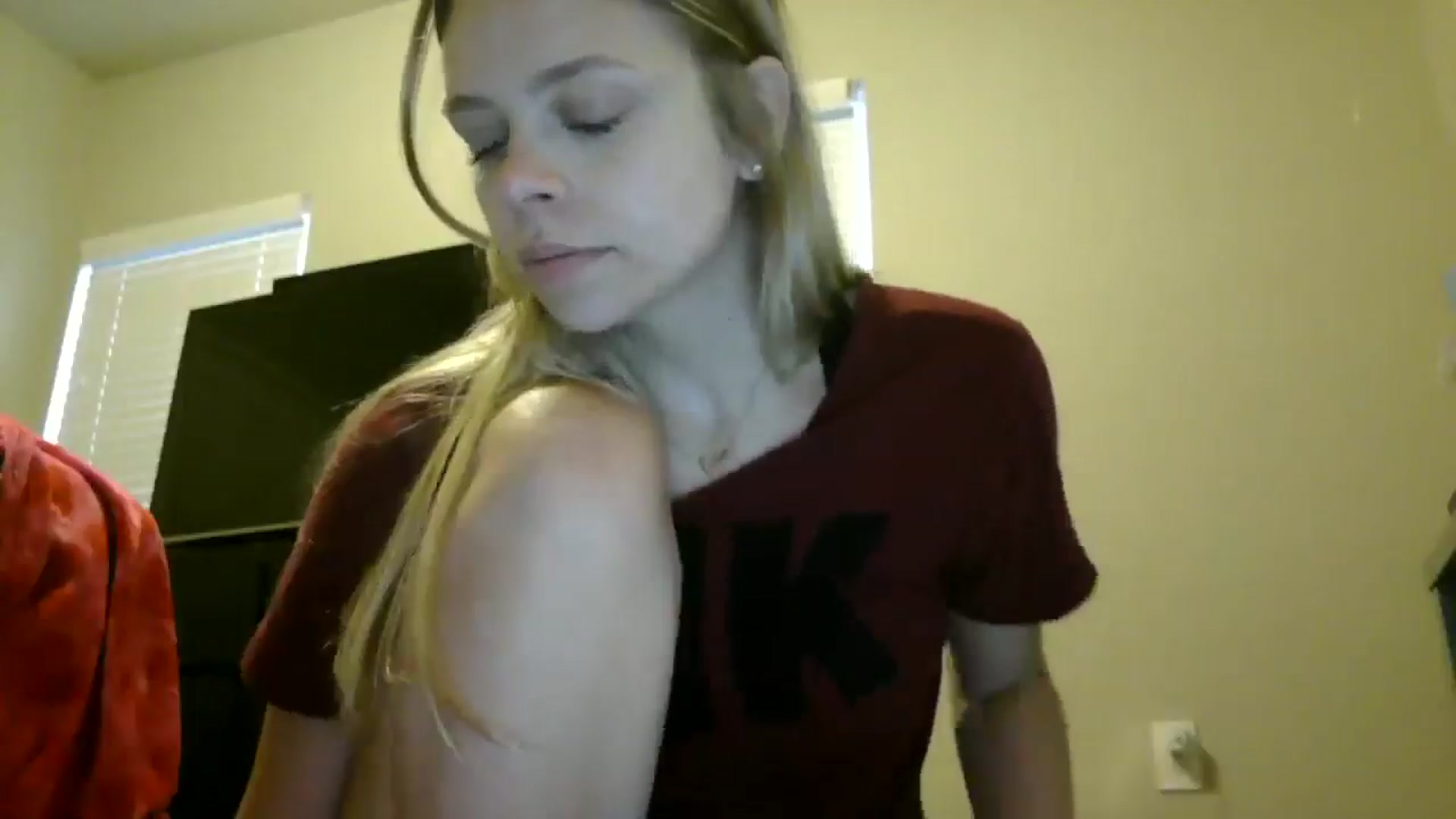 Gallery image thumbnail from SarahFlowers's myfreecams stream on, 06/04/2025, 24:00 image 13 of 20