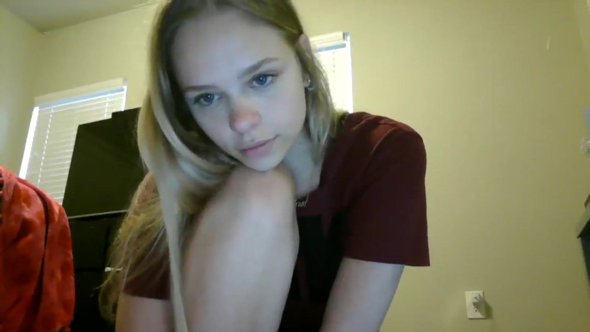 Gallery image thumbnail from SarahFlowers's myfreecams stream on, 06/04/2025, 24:00 image 10 of 20