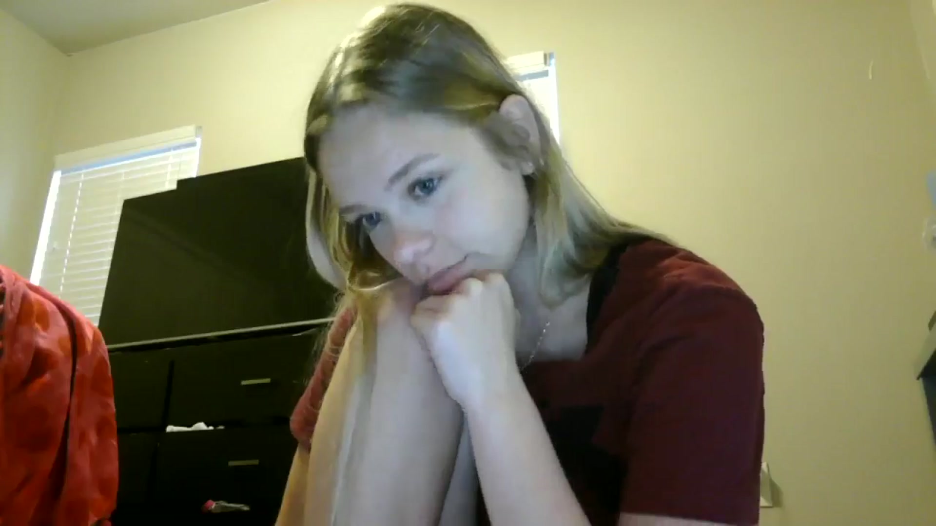 Gallery image thumbnail from SarahFlowers's myfreecams stream on, 06/04/2025, 24:00 image 16 of 20