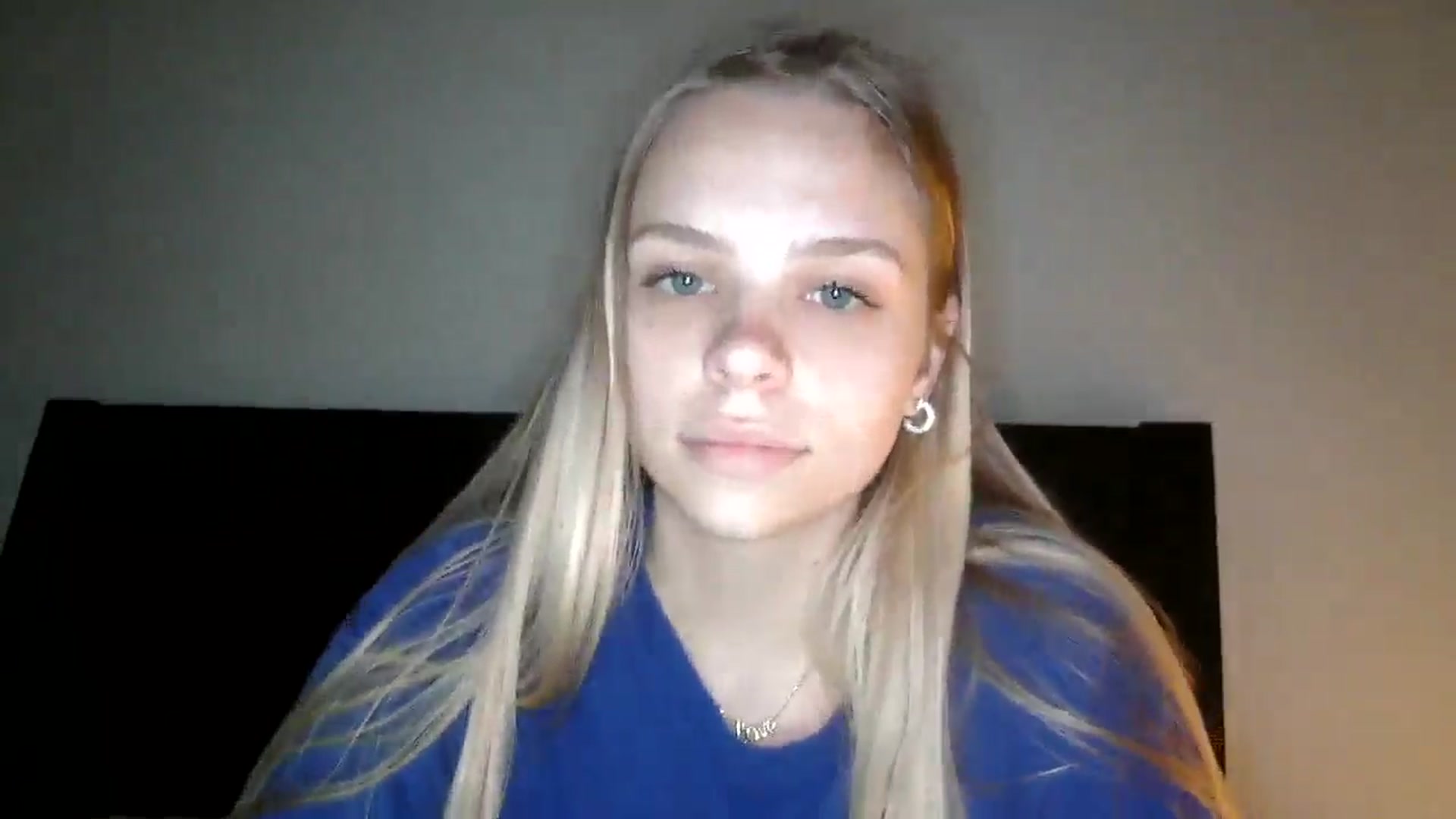 Gallery image thumbnail from SarahFlowers's myfreecams stream on, 06/05/2025, 24:00 image 12 of 20
