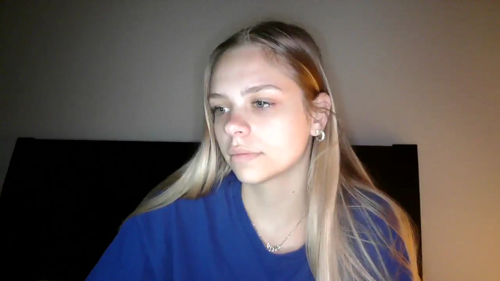 Gallery image thumbnail from SarahFlowers's myfreecams stream on, 06/05/2025, 24:00 image 10 of 20