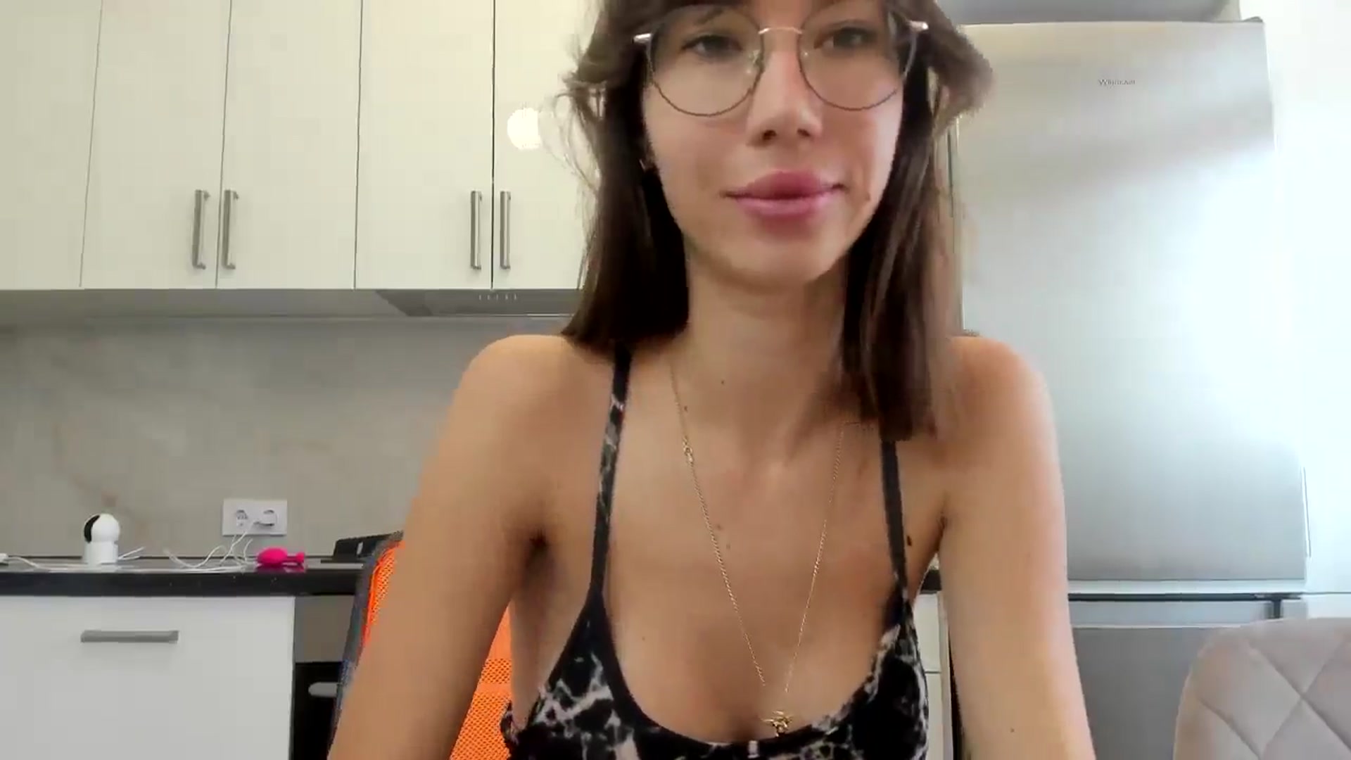 Gallery image thumbnail from SarahLovelyyy's myfreecams stream on, 11/03/2025, 08:55 image 2 of 20