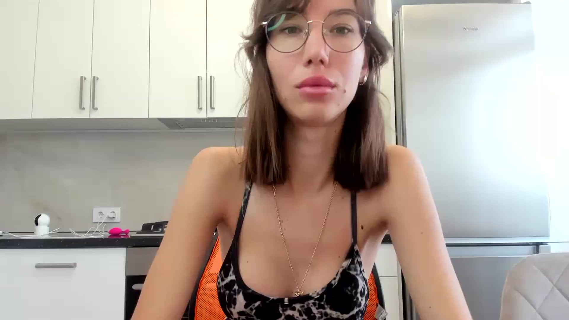 Gallery image thumbnail from SarahLovelyyy's myfreecams stream on, 11/03/2025, 08:55 image 1 of 20
